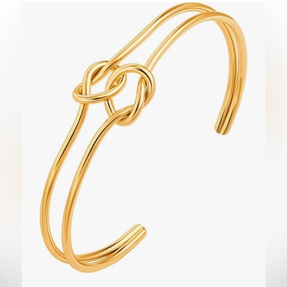 18 kt double Love Knot bracelet cuff quiet luxury look